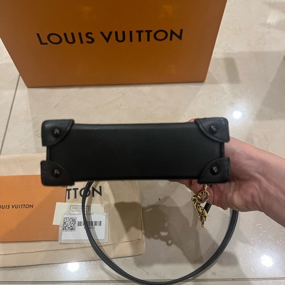 Authentic Louis Vuitton Monogram Pochette trunk vertical bag - Picture 4 of 5